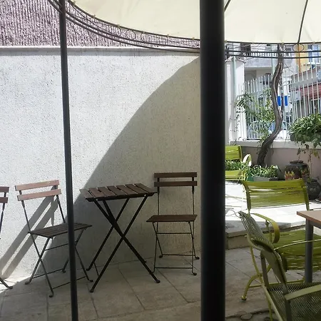 Хостел старата къща Бургас